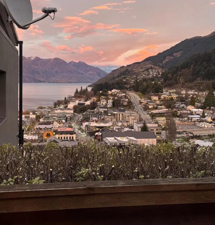 Queenstown City Centre House | Malaghan HomeStay