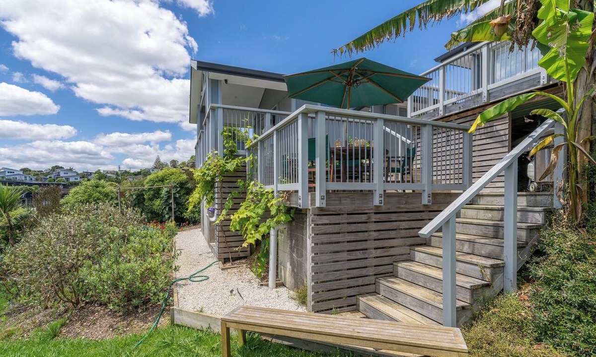 Raglan House | 🥭 Mango Manor: Relaxing, private group getaway