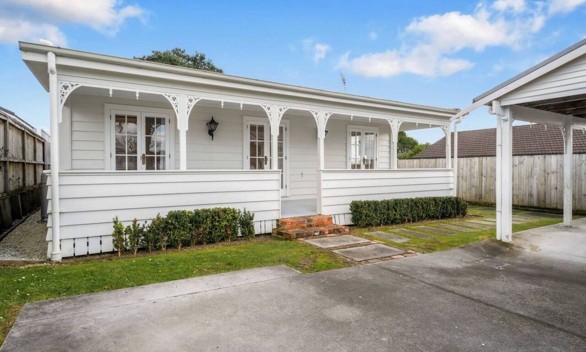 Massey House | Massey East Haven | Sunlit Verandah and AC Comfort