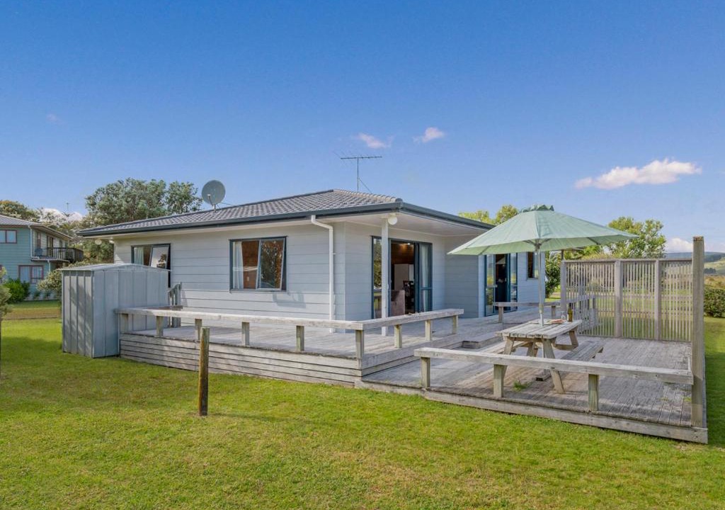 Matarangi House | Matarangi Escape - Matarangi Holiday Home