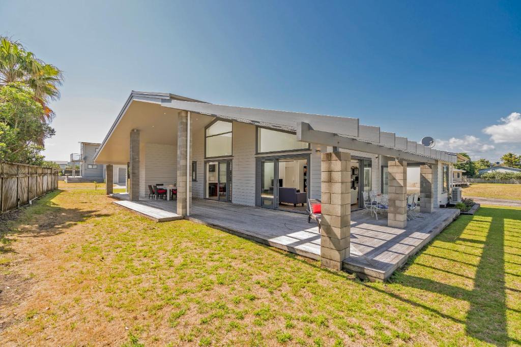 Matarangi House | Matarangi Marvel - Matarangi Holiday Home