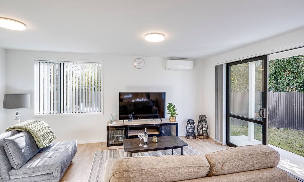 Hastings House | Mayfair Holiday Home - Hastings Accommodation