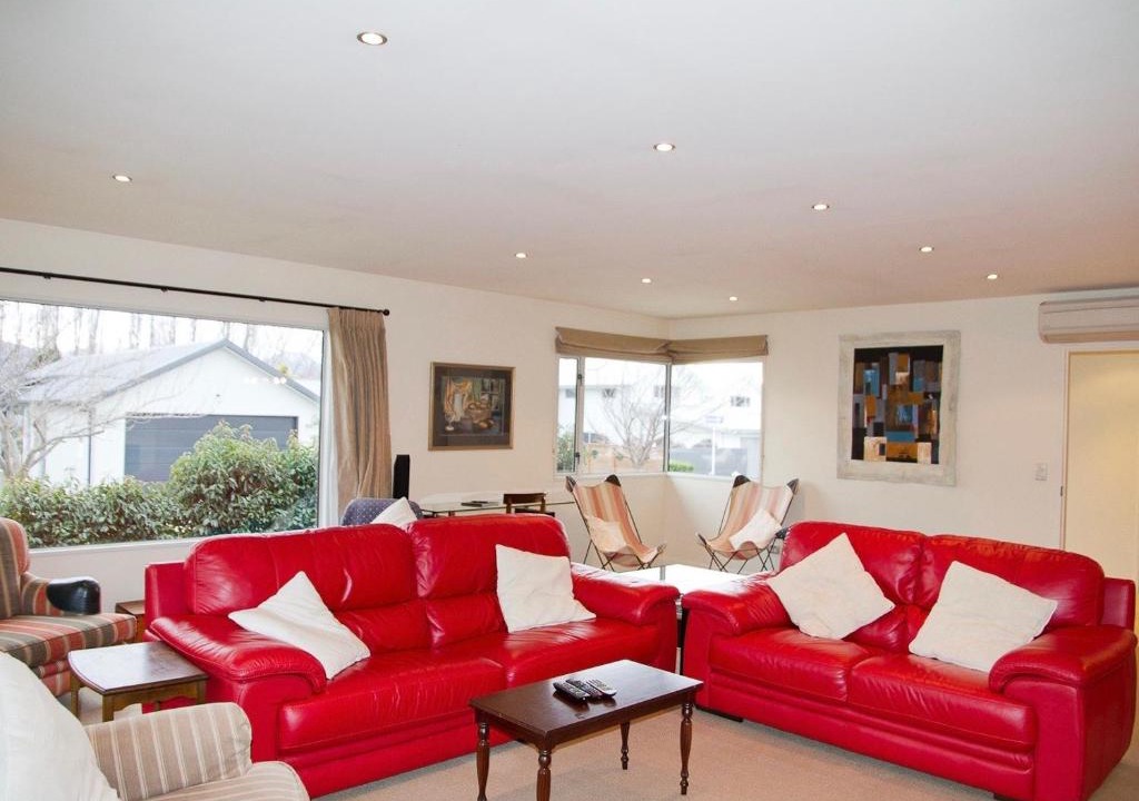 Wanaka House | Meadowstone Retreat - Wanaka Holiday Home