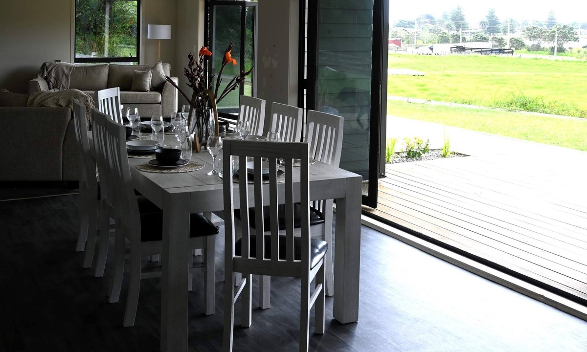 Marokopa House | Mee ‘N G’s Boat Shed Marokopa’s finest luxury stay!