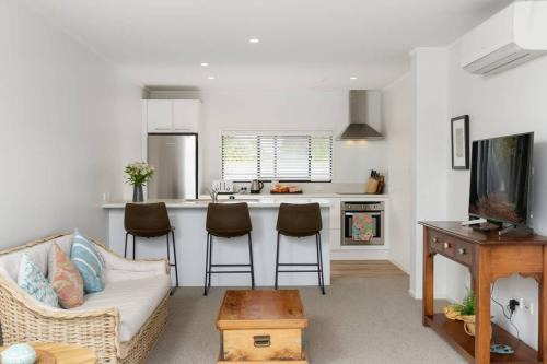 Mount Maunganui House | Miro Street Townhouse centrally located to Blake park