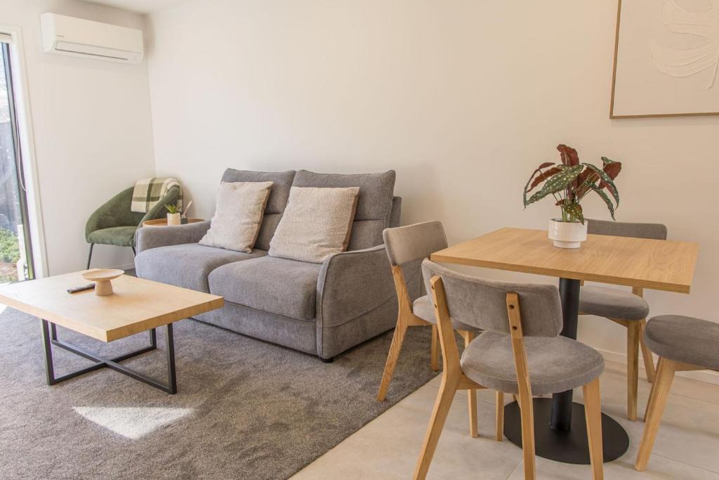 Lower Hutt House | Modern 2BR Townhouse in Fairfield