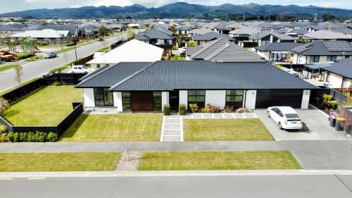 Hornby House | Modern 3-Bedroom Family Home in Wigram