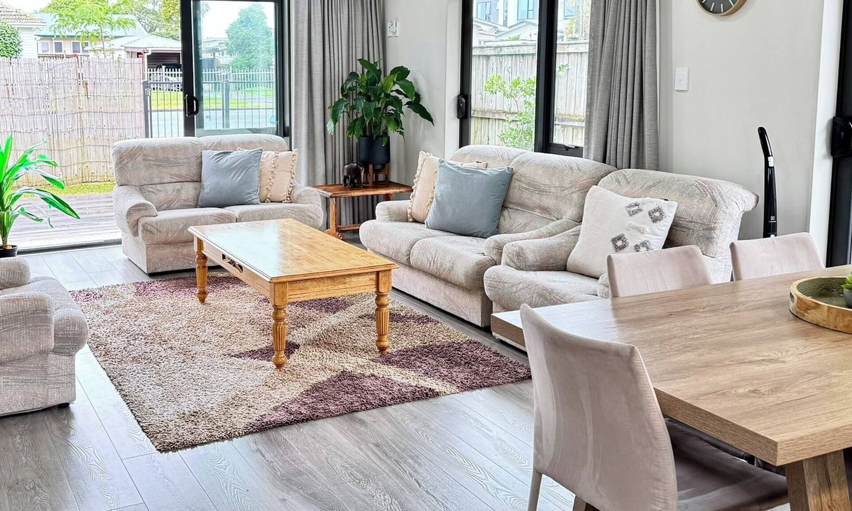 Panmure House | Modern 3-Bedroom Home with Free Parking.