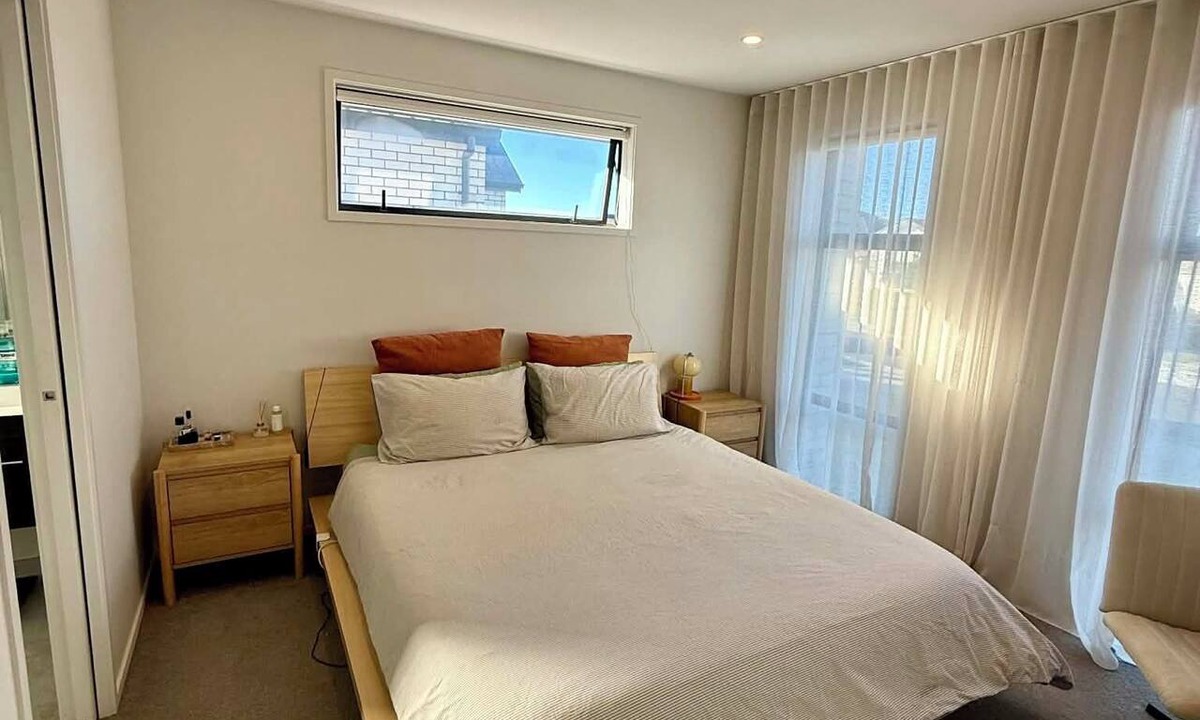 Papamoa Beach House | Modern 3 bedroom house in Papamoa Beach, 15 minute walk to the beach!