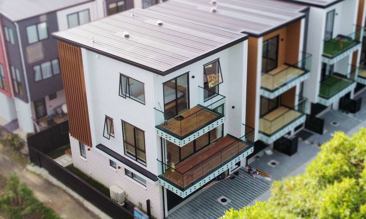 Saint Johns House | Modern 4BR park-view home in St Johns