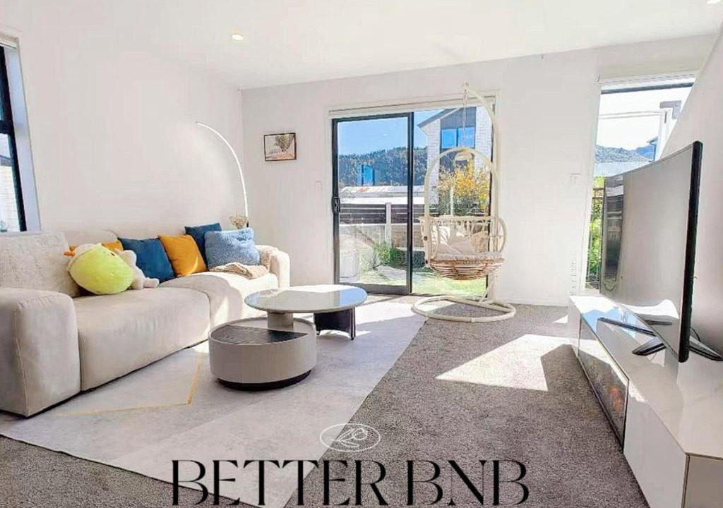 Trentham House | Modern & New 3 Beds 6 Guests