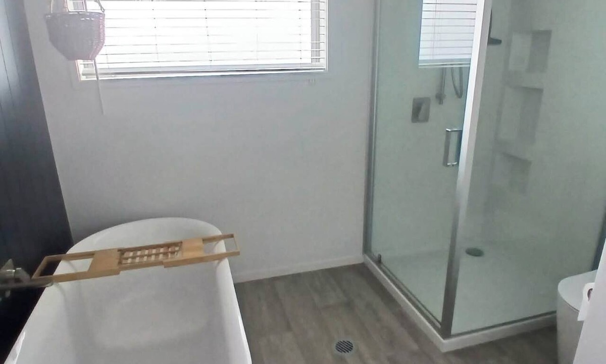 Papamoa Beach Apartment | Modern Papamoa Apartment - five minutes to the beach and shopping