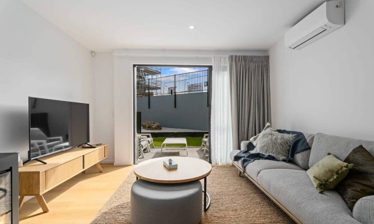 Albert Town Apartment | Mountain View Apartment Near Wanaka's Best Spots