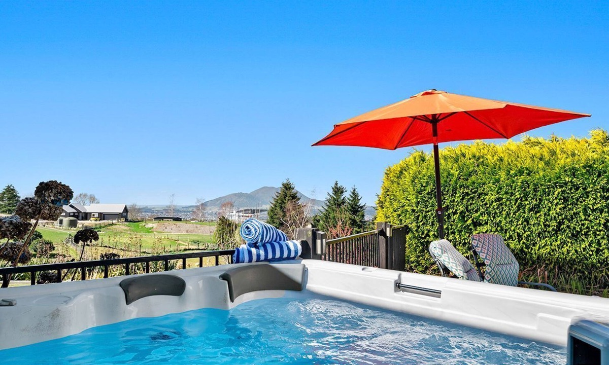 Acacia Bay House | Mountviews Lodge