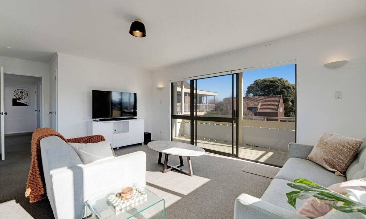 Mount Maunganui Villa | Mt Maunganui 3BR Beach Haven | Garage and Air-con