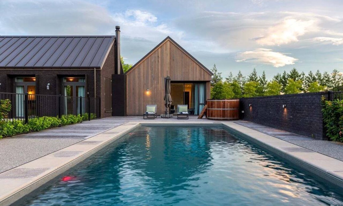 Speargrass Flat House | NEW! Speargrass Villa | Hot Tub | Pool