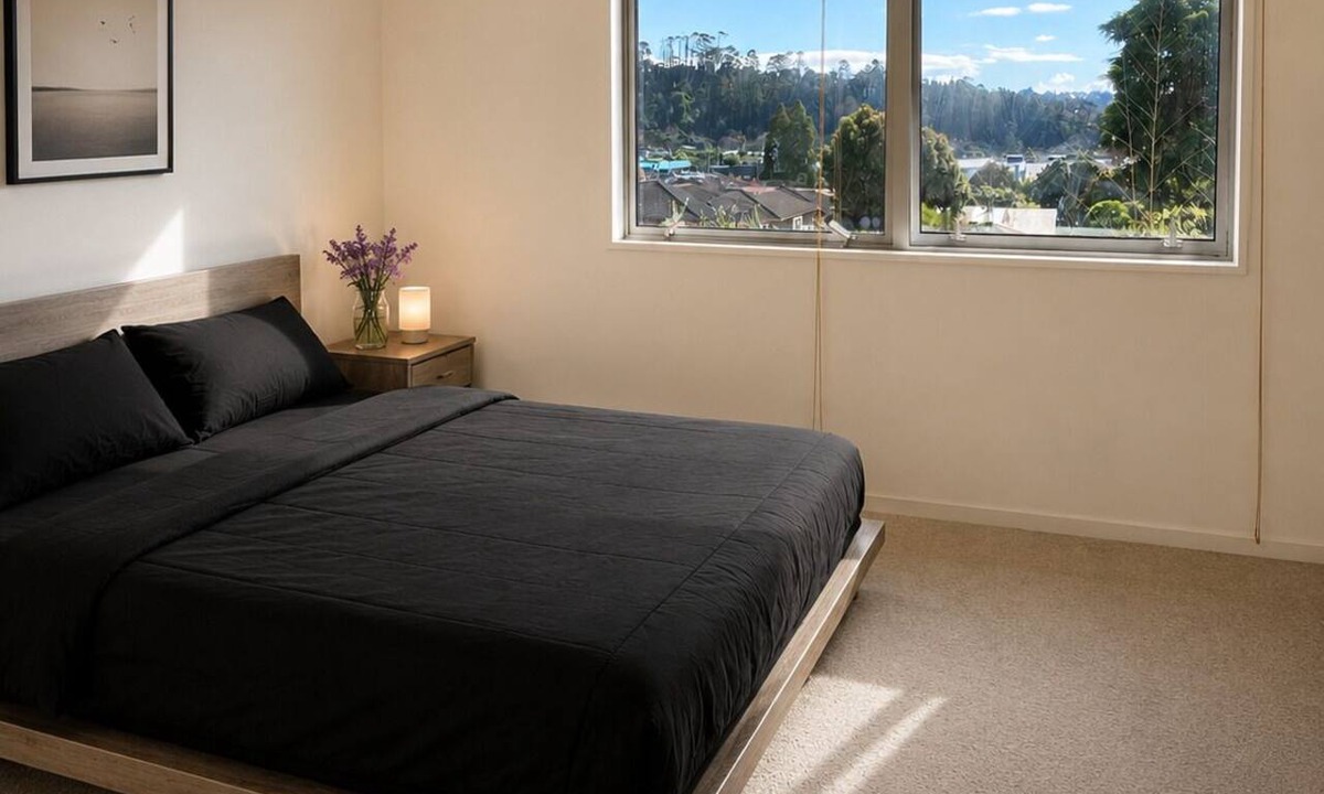Ranui House | New townhouse , 2 bedrooms , free street parking .
