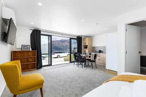 Fernhill Apartment | Newly Built Spacious Studio - Lake View