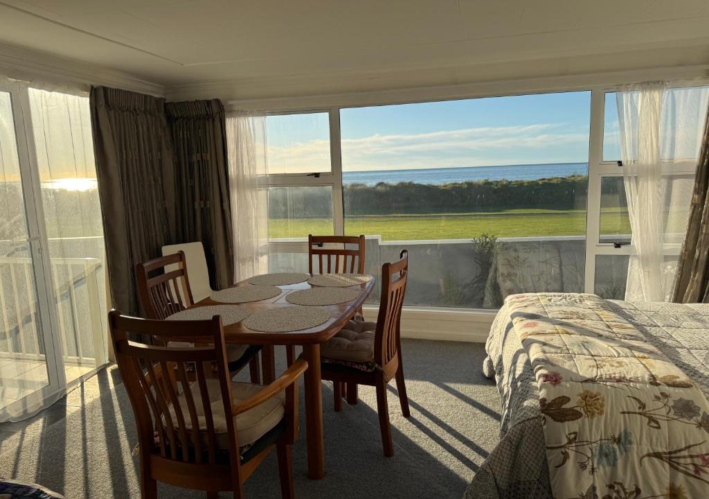 Rewa House | No 1 Beachfront Holiday Home