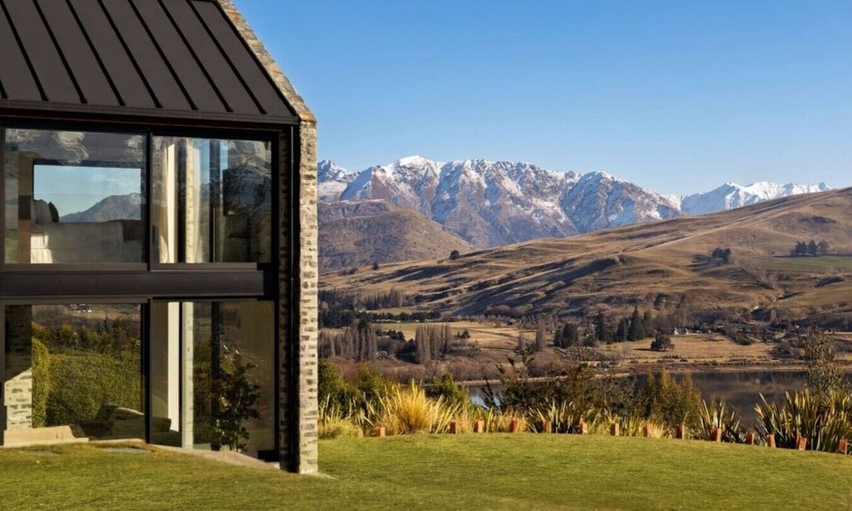 Lake Hayes Villa | Noa By The Lake | 7 bedrooms, lake view, spa pool, outdoor fireplace