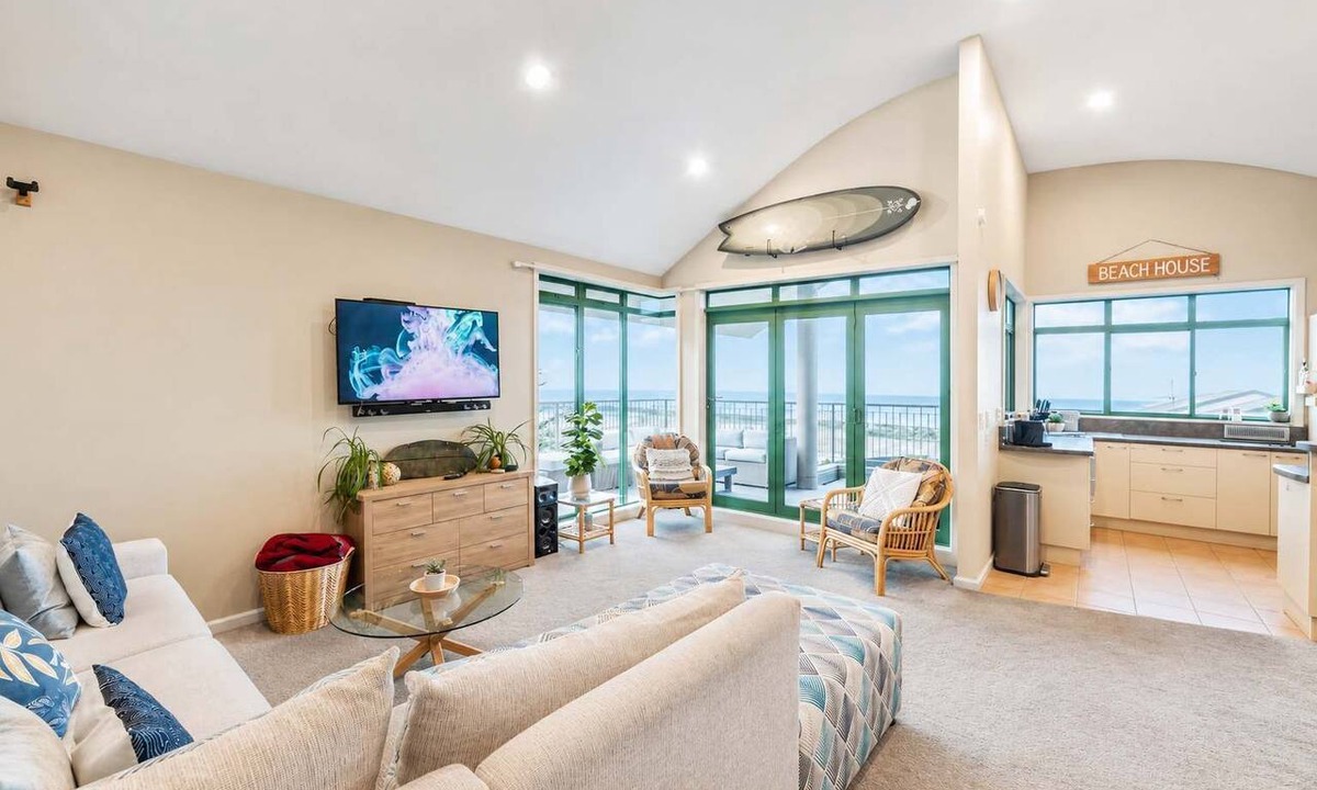 Redcliffs House | Ocean Views | 3BR Redcliffs Coastal Stay | Parking