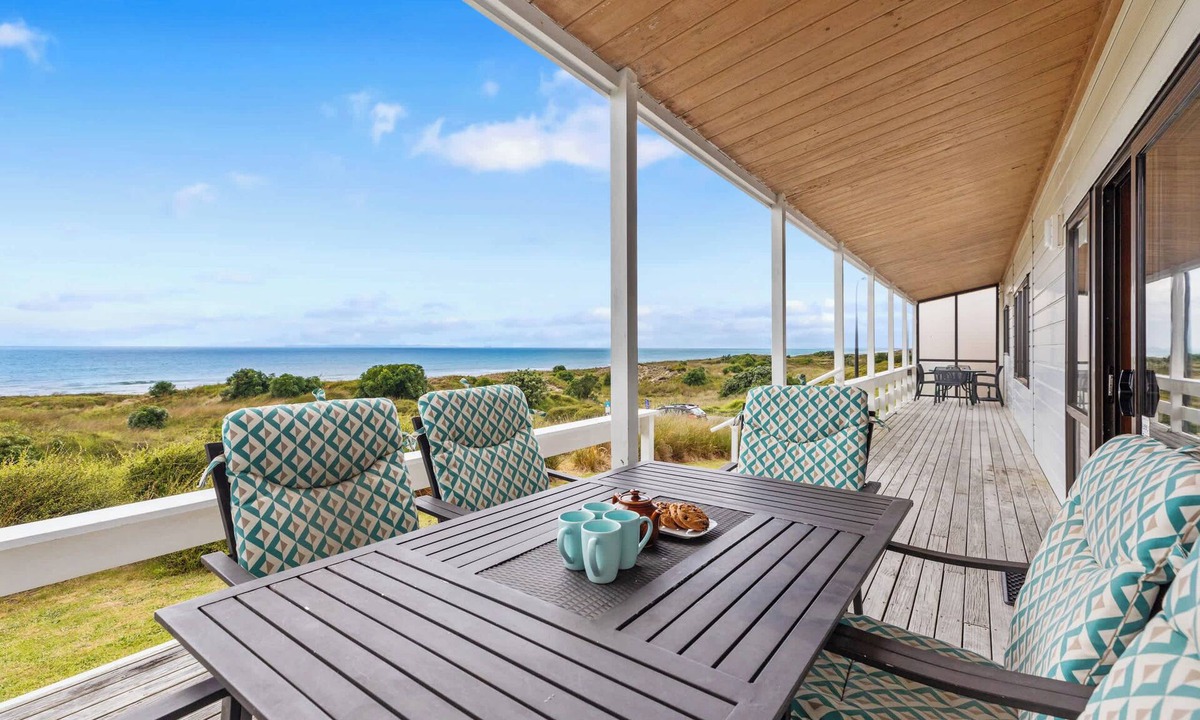 Papamoa Beach House | Oceanfront Escape Papamoa