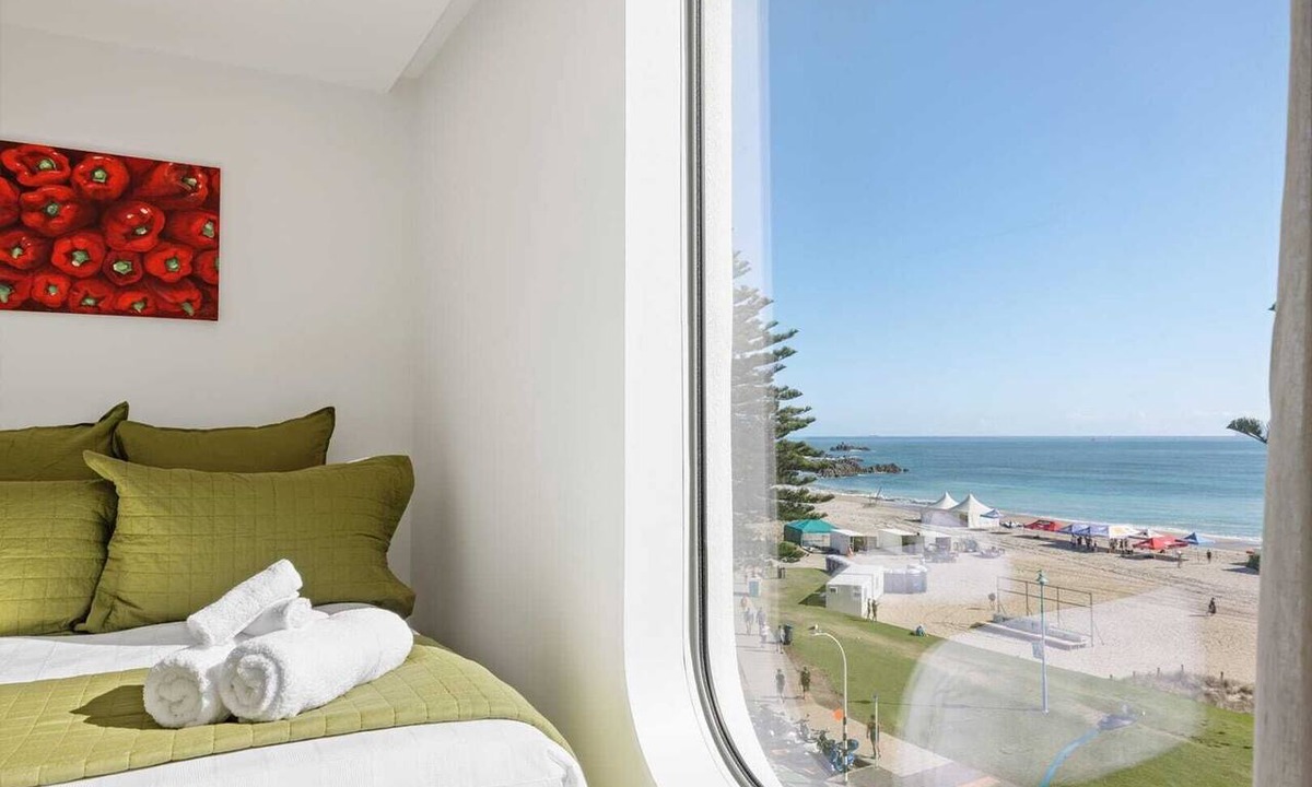 Mount Maunganui Apartment | Oceanside Bliss Absolute Beachfront Stunning Views