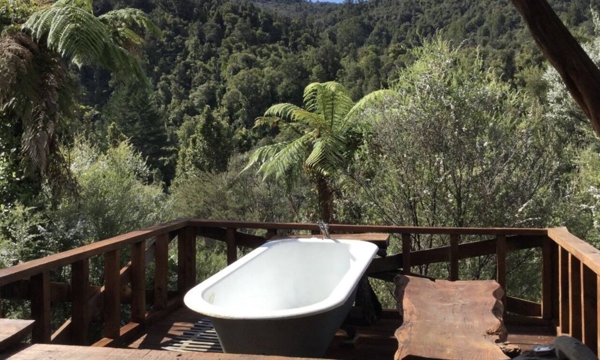 Whakatete Bay Cabin | Offgrid Cosy Cabins. Walks to Waterfalls instead of Wifi. Digital Detox option.