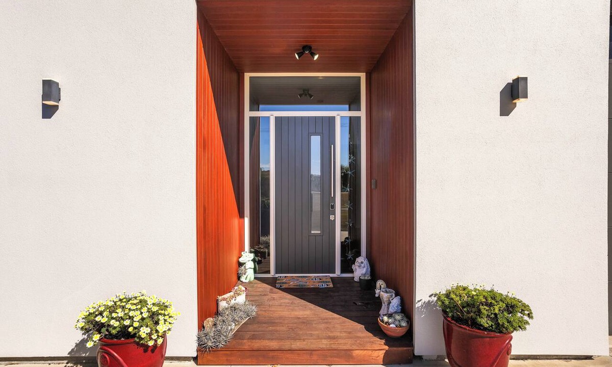 Papamoa Beach House | Ohana - Papamoa Holiday Home