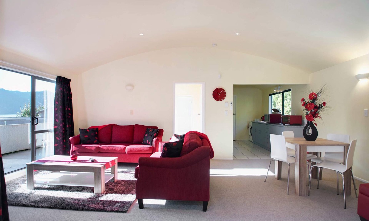 Lake Okareka Apartment | Okareka Escape - Lake Views & Lakeside Walk