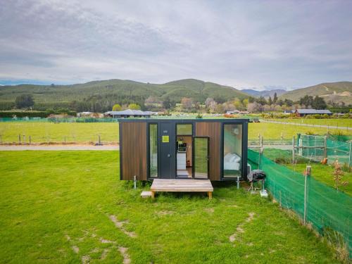 Wairau Valley House | Okuti Cottage by Tiny Away