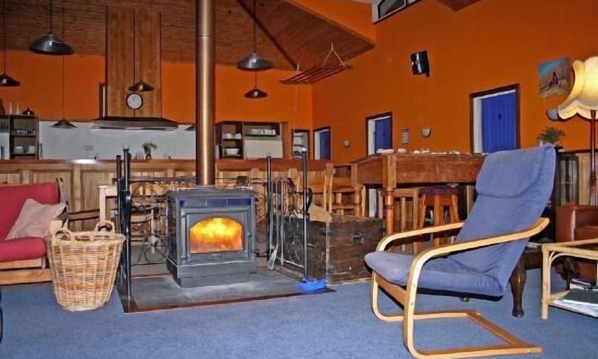 Awamoa House | Old Bones Lodge