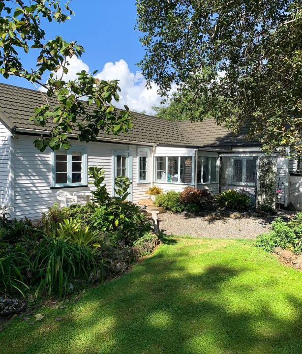 Kerikeri House | Orange Grove Homestead - Spacious Garden Holiday Home