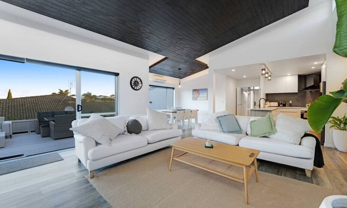 Orewa House | Orewa Beach Family Haven with Spa Pool & Deck