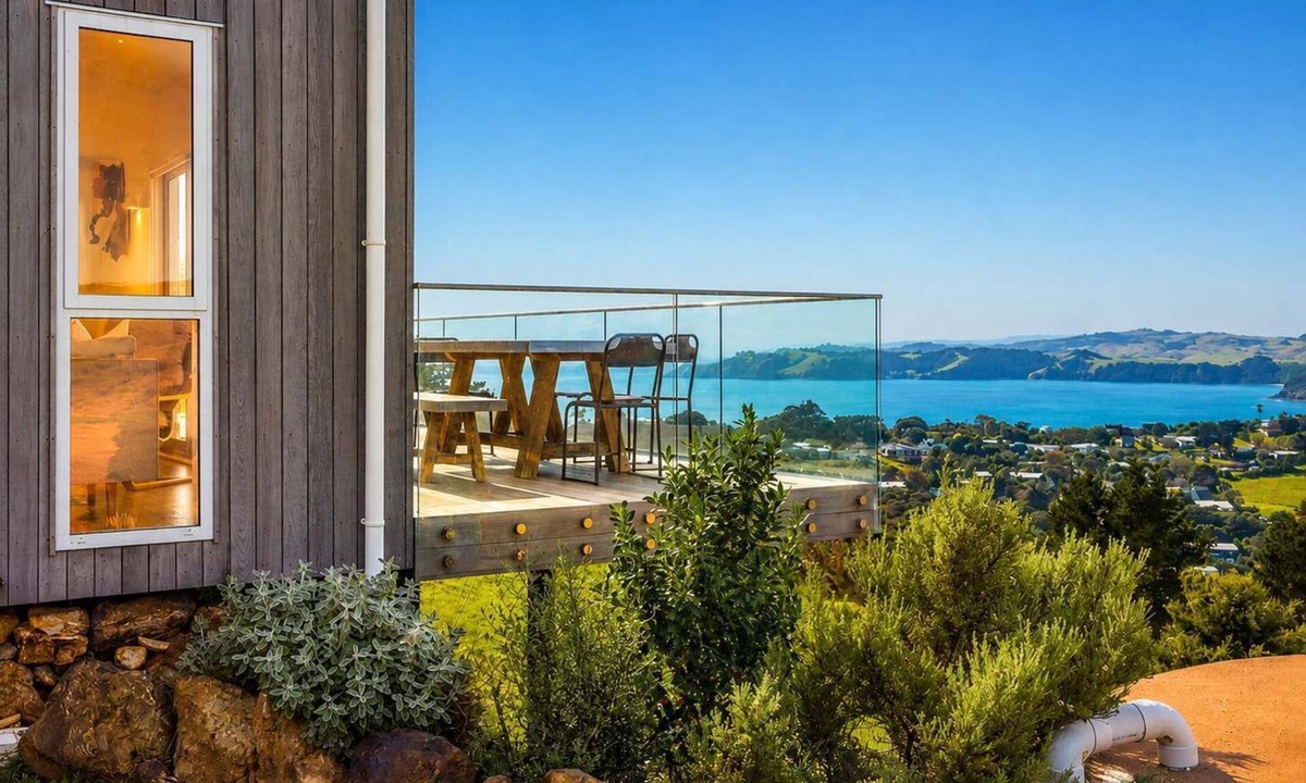 Ostend House | Overview - Panoramic Sea and Valley Views