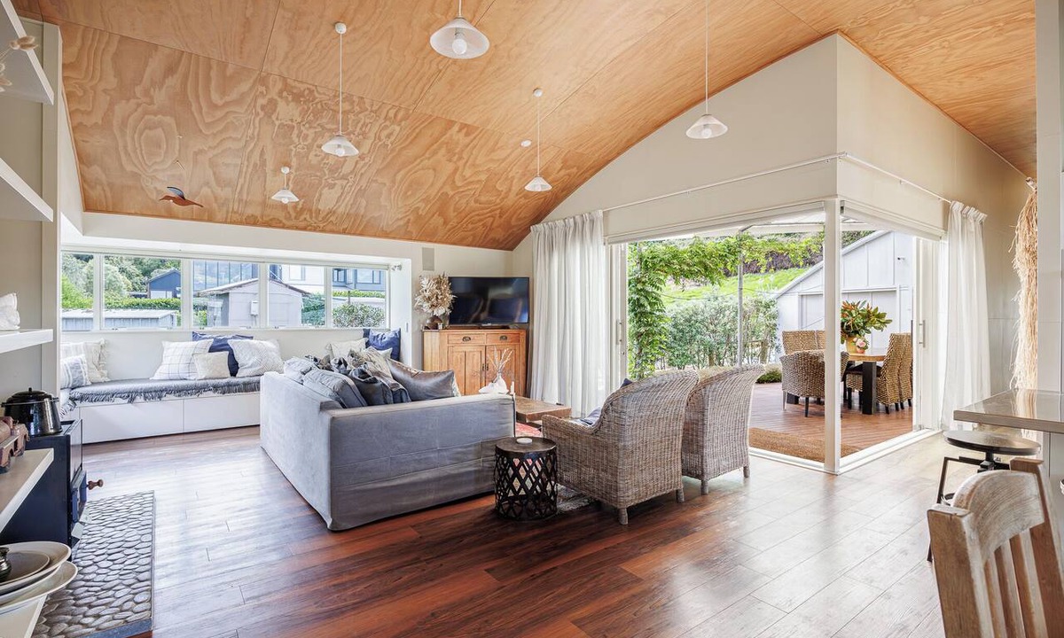 Tangoio House | Pīwakawaka | Coastal Retreat for Families & Friends | Waipatiki Beach