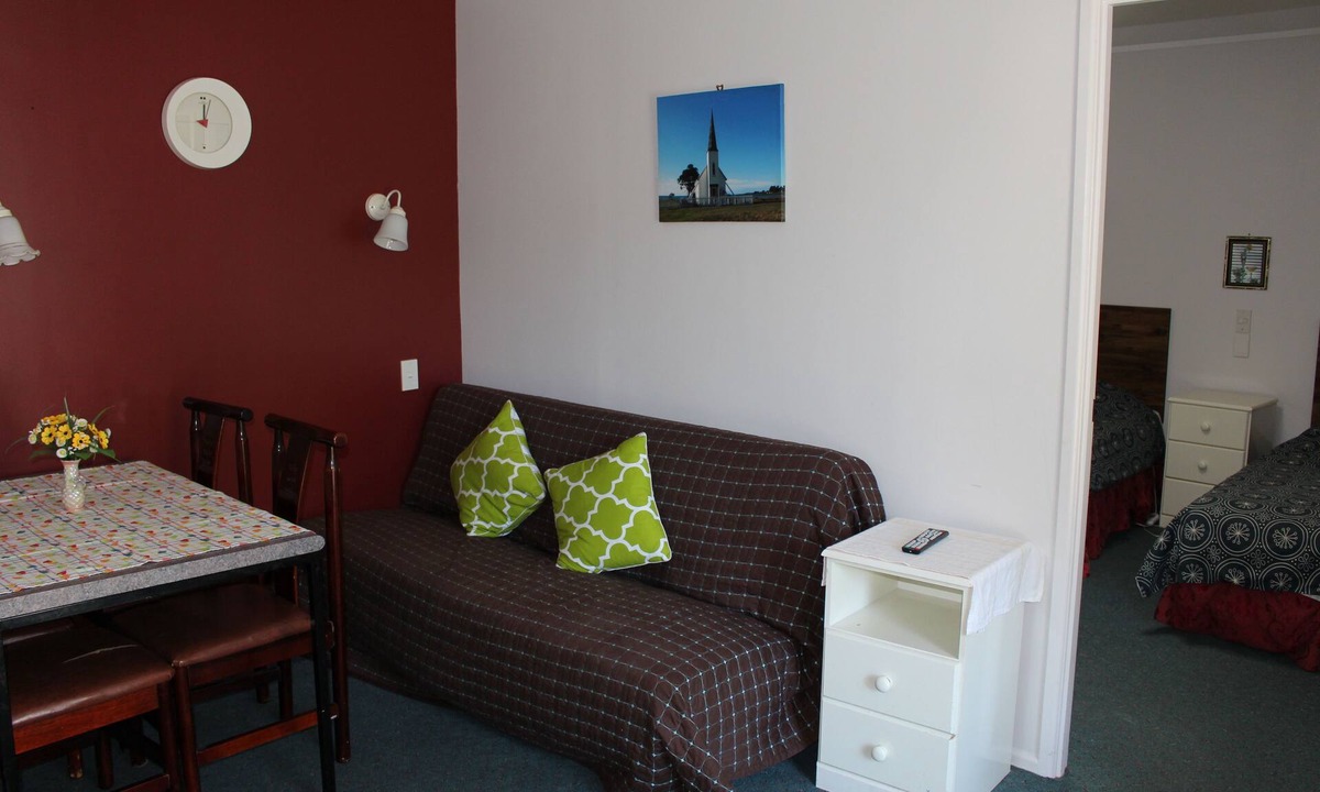 Papakura Hotel | Papakura Pioneer Motor Lodge and Motel