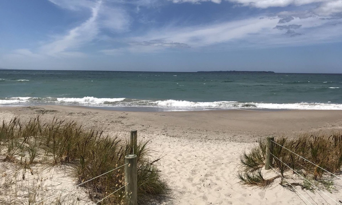 Papamoa Beach Apartment | Papamoa Unit, Ocean Views.