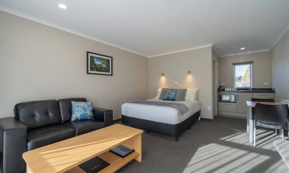 Te Anau Hotel | Parklands Motel