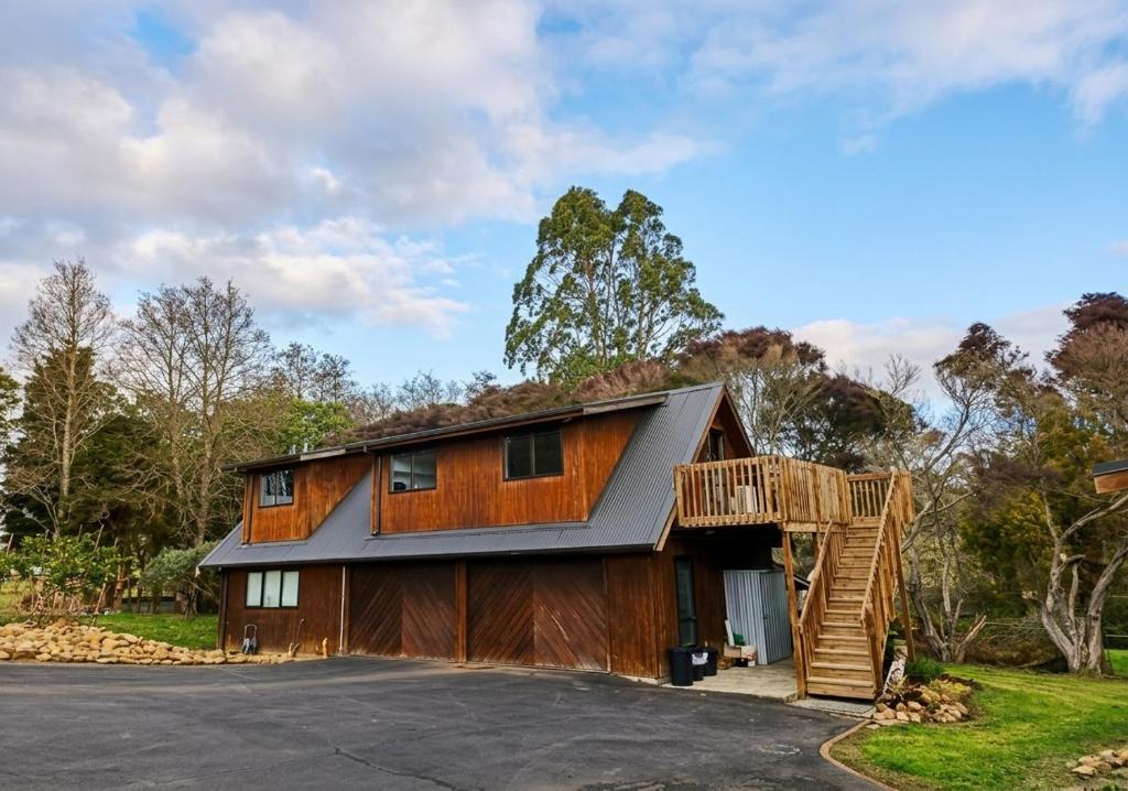 Kingseat House | Peaceful Loft Haven - Auckland