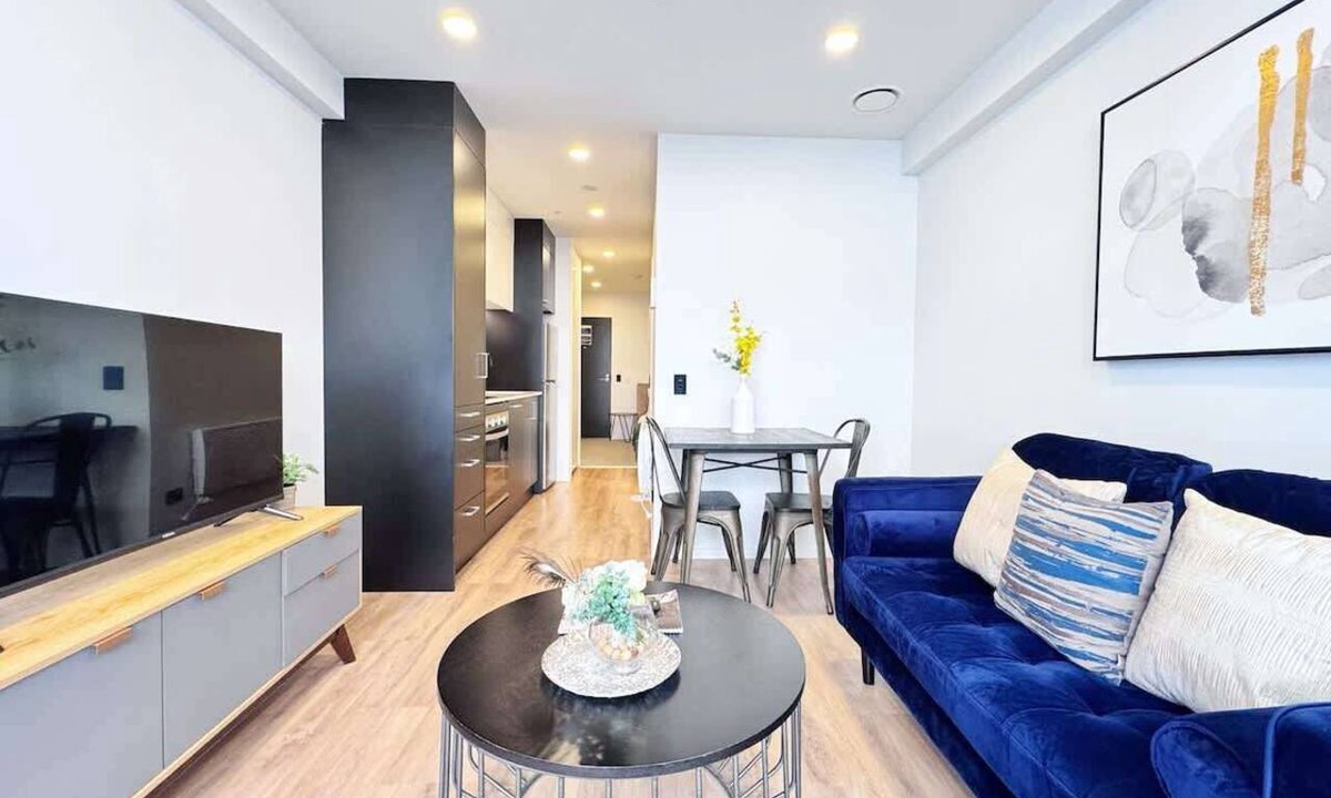 Auckland Central Business District Apartment | Peaceful Studio Nearby SkyTower & Queen St vs Pool