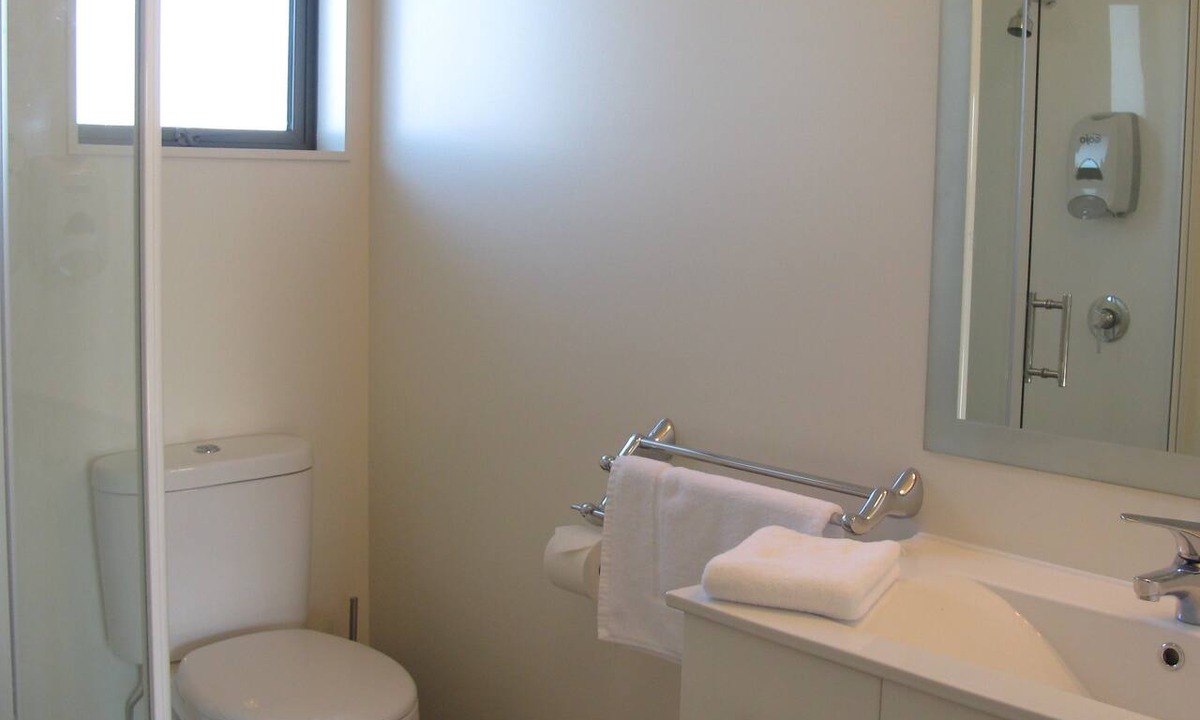 Woodend Hotel | Pegasus Gateway Motels and Apartments