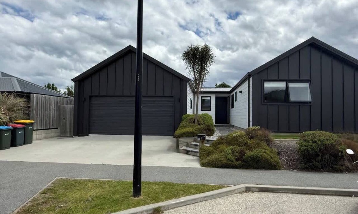 Lake Hayes House | Peppercorn Paradise