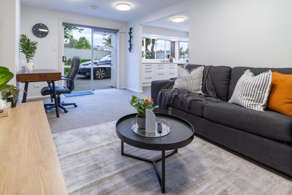Burnside Apartment | Perfect 1-Bedroom Retreat Near the Airport