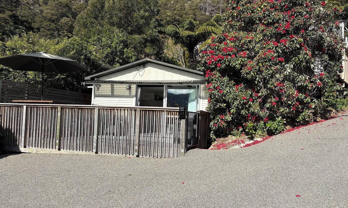 Saint Omer Cabin | Perfect Marlborough Sounds cabin retreat for your Sandy Bay getaway