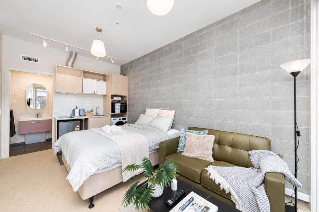 Petone Apartment | Petone City Studio with Balcony