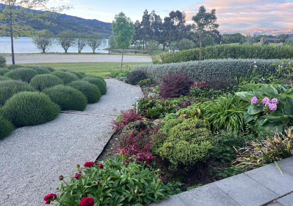 Lowburn House | Pisa Marina Lake Front