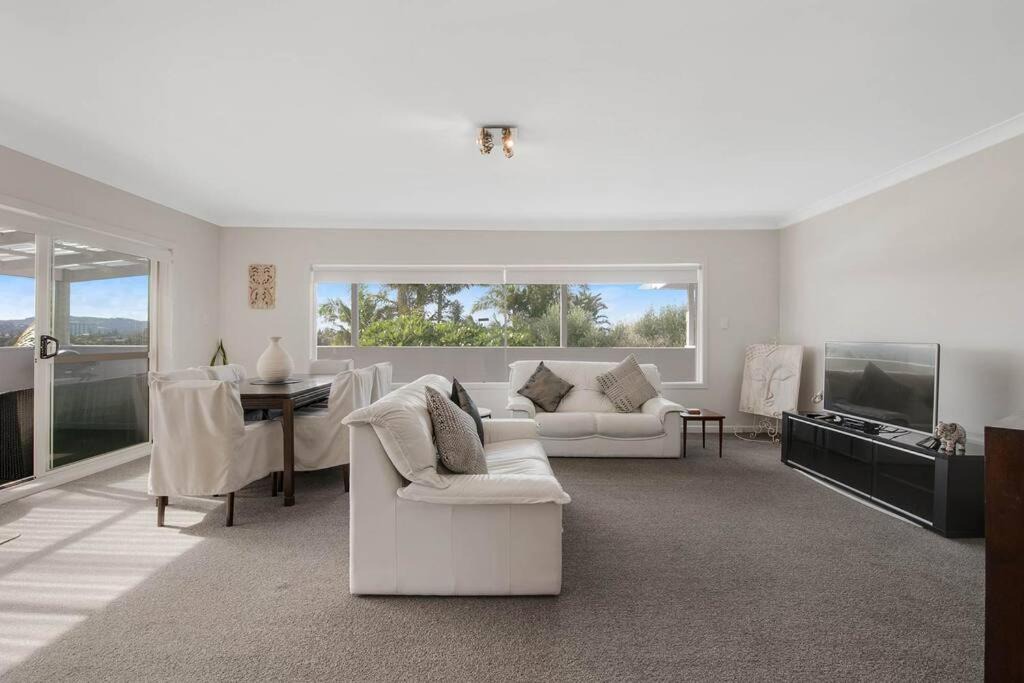 Red Beach Apartment | Pohutukawa Estuary Views