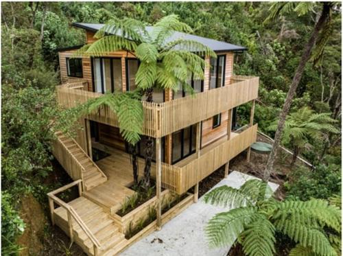Great Barrier Island House | Ponga House - Kaitoke Waters