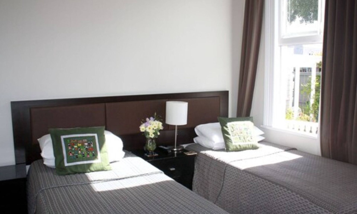 Ponsonby House | Ponsonby Manor